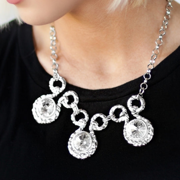 Hypnotized Silver Blockbuster Necklace - Picture 3 of 3